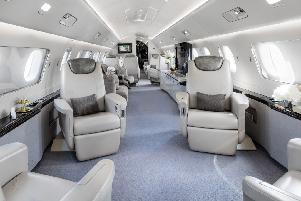 Embraer Lineage 1000 Cabin 1.jpg
