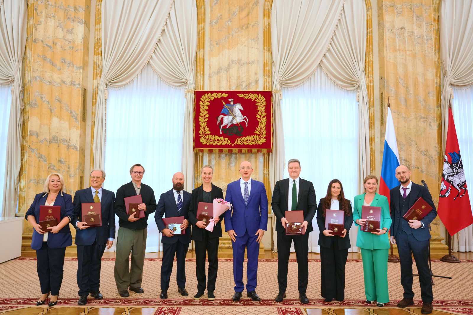 AKV09243.jpg AKV09243.jpg